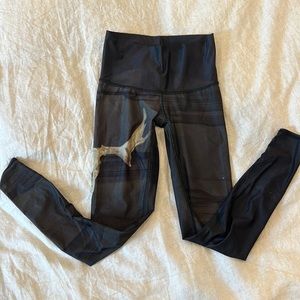 Teeki yoga pants - deer skull print (rare)